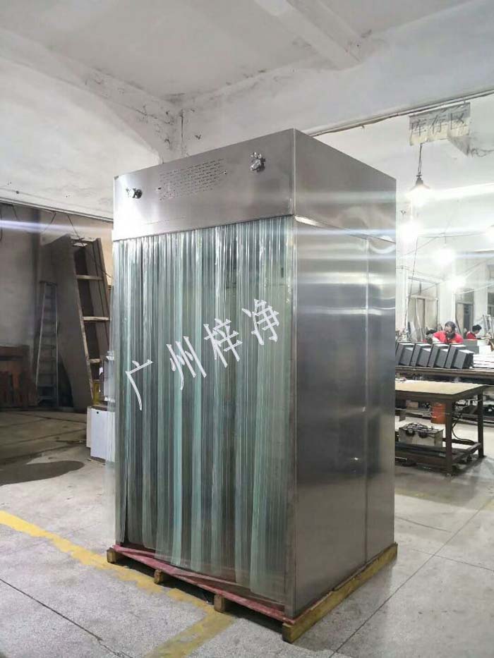 移動式層流罩符合cGMP要求,滿足更高潔凈需求。 移動式層流罩符合cGMP要求,滿足更高潔凈需求。